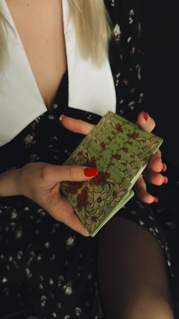 Как Таро может помочь привлечь любовь — не магия, а глубокая работа с собой